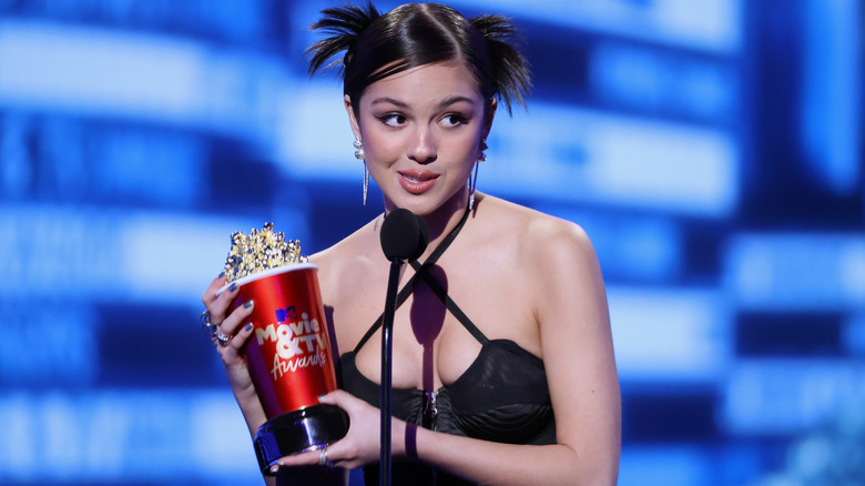 Olivia Rodrigo with award