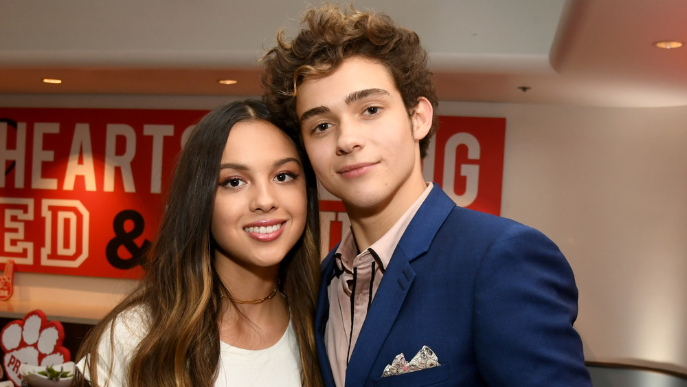 Olivia Rodrigo and Joshua Bassett posing together