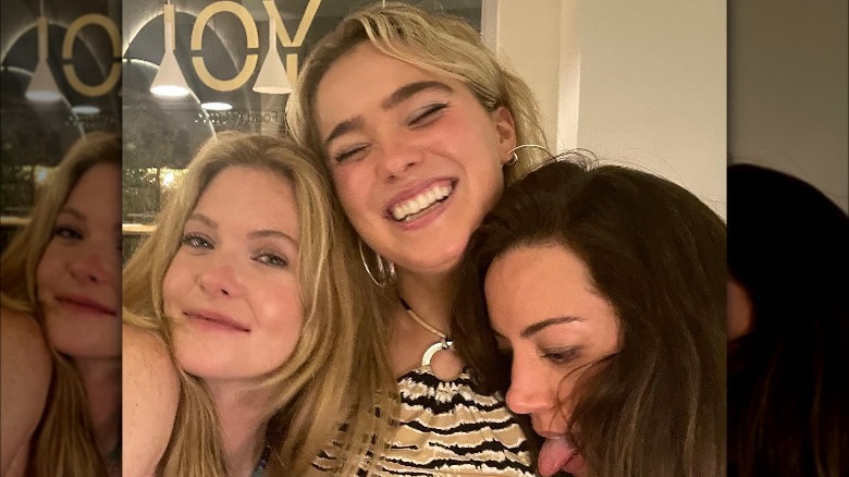 Meghann Fahy, Haley Lu Richardson, Aubrey Plaza silly photo