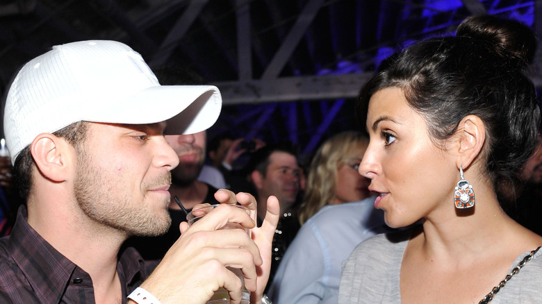 Jerry Ferrara and Jamie-Lynn Sigler talking