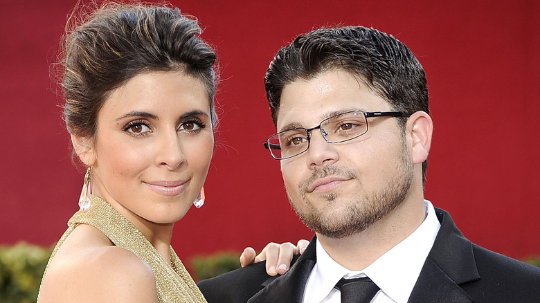 Jamie-Lynn Sigler and Jerry Ferrara red carpet