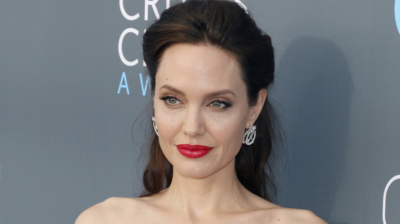 Angelina Jolie red lipstick