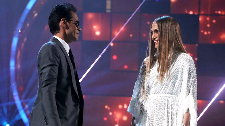 Jennifer Lopez and Marc Anthony performing