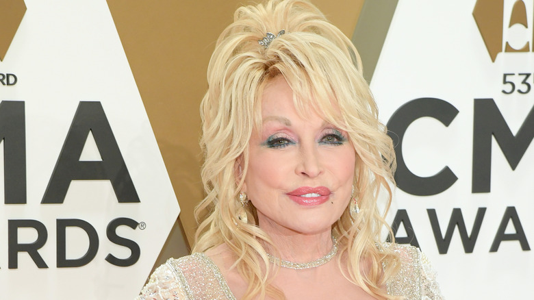 Dolly Parton attending the 53rd annual CMA Awards