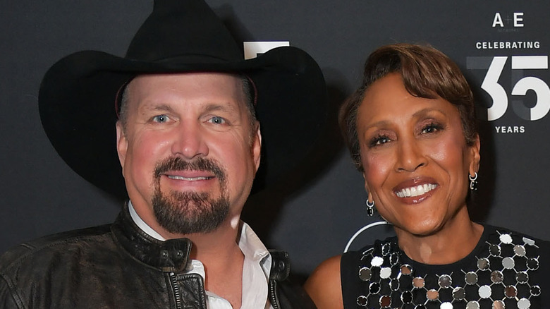 Garth Brooks and Robin Roberts