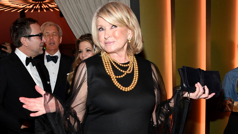 Martha Stewart entering the 2020 Vanity Fair Oscars Party.