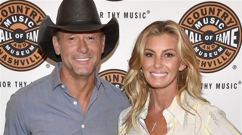 Tim McGraw and Faith Hill smiling