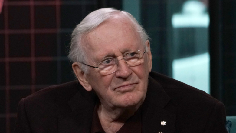 Len Cariou listening