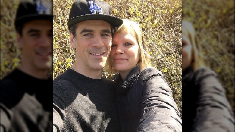 Eddie Cahill and Nikki Uberti take a selfie