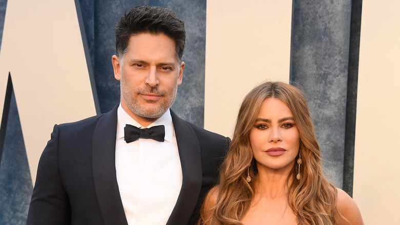 Sofia Vergara and Joe Manganiello posing together