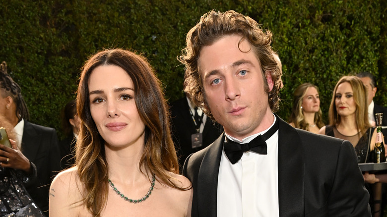 Jeremy Allen White Addison Timlin smiling red carpet