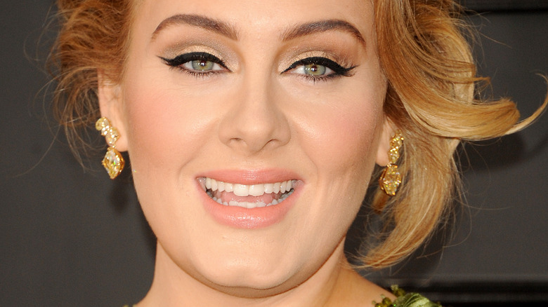 Adele smiling winged eyeliner