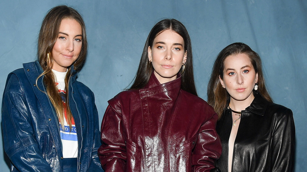 Haim gazing in front