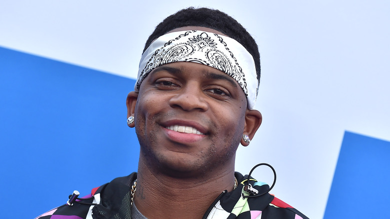 Jimmie Allen white bandana