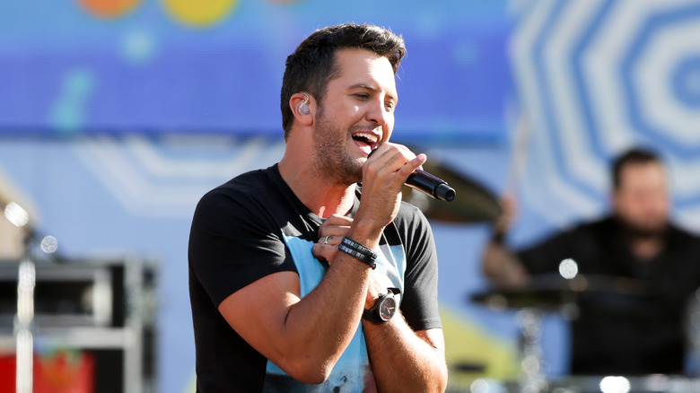 Luke Bryan performing in 2015