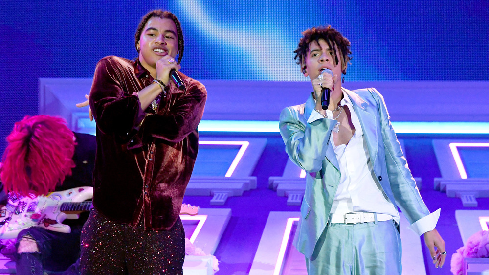 24kGoldn and Iann Dior perform at the 2020 American Music Awards