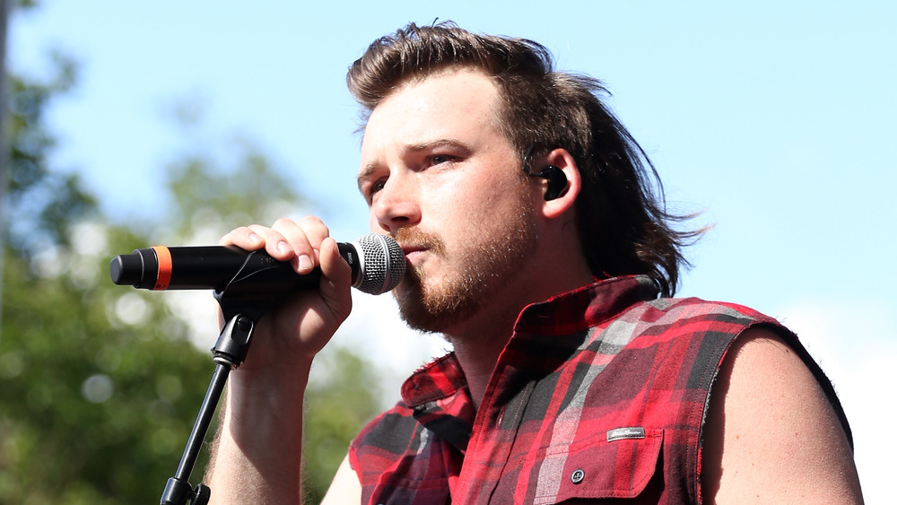 Morgan Wallen performing