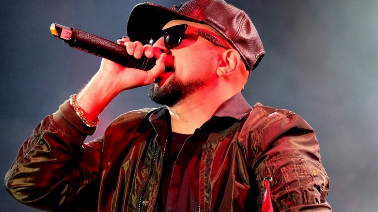 Sean Paul performing