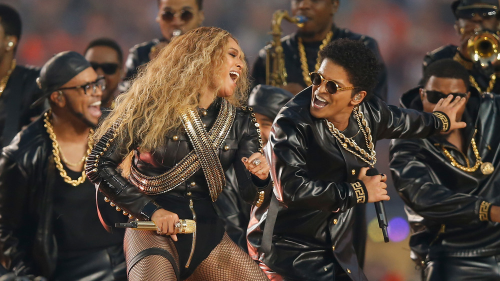 Beyonce performing with Bruno Mars at the Super Bowl