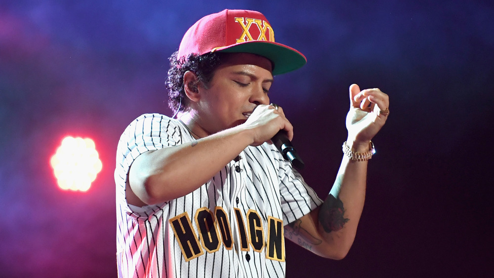 The Real Meaning Behind Uptown Funk By Bruno Mars