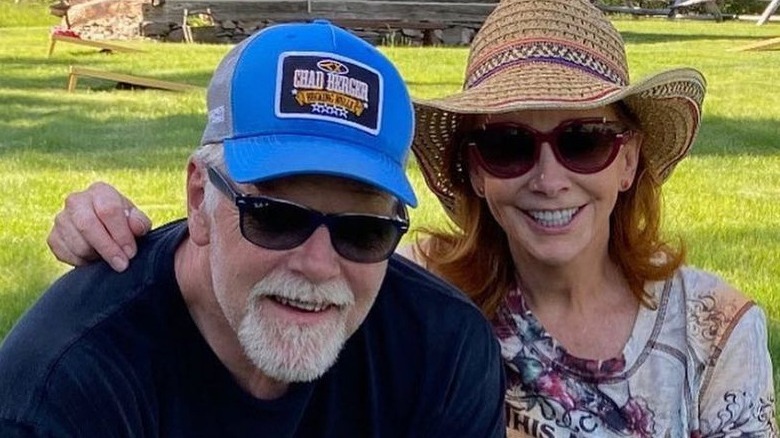 Reba and boyfriend Rex Linn  on vacation in Montana