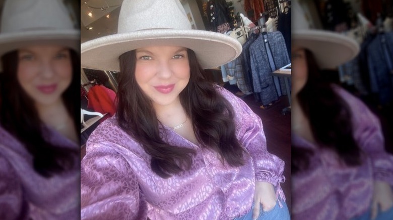 Amy Duggar out shopping in hat