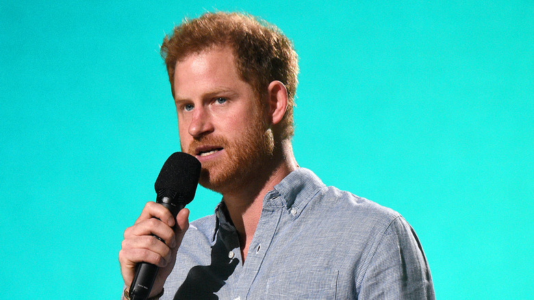 Prince Harry speaking at event 