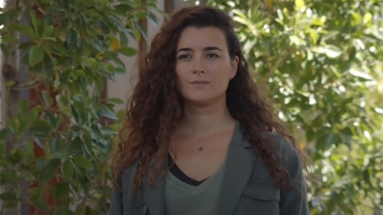 Cote de Pablo greenery