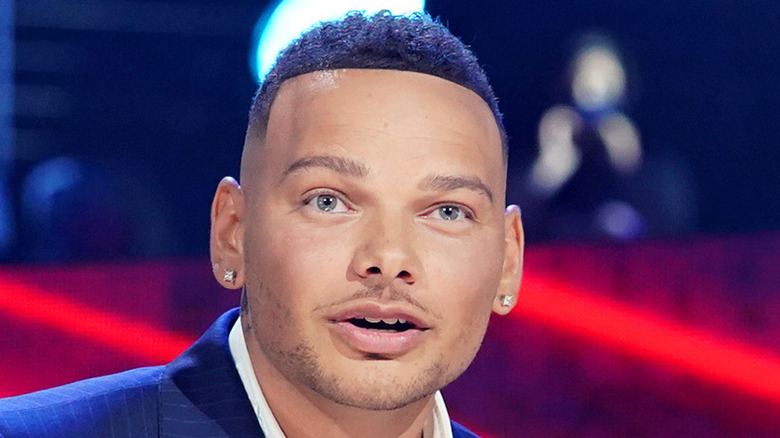 Kane Brown hosting the CMTs