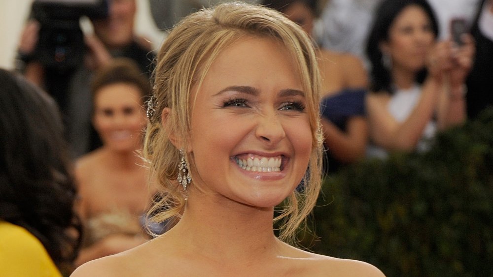 Hayden Panettiere smiling big at a red carpet event