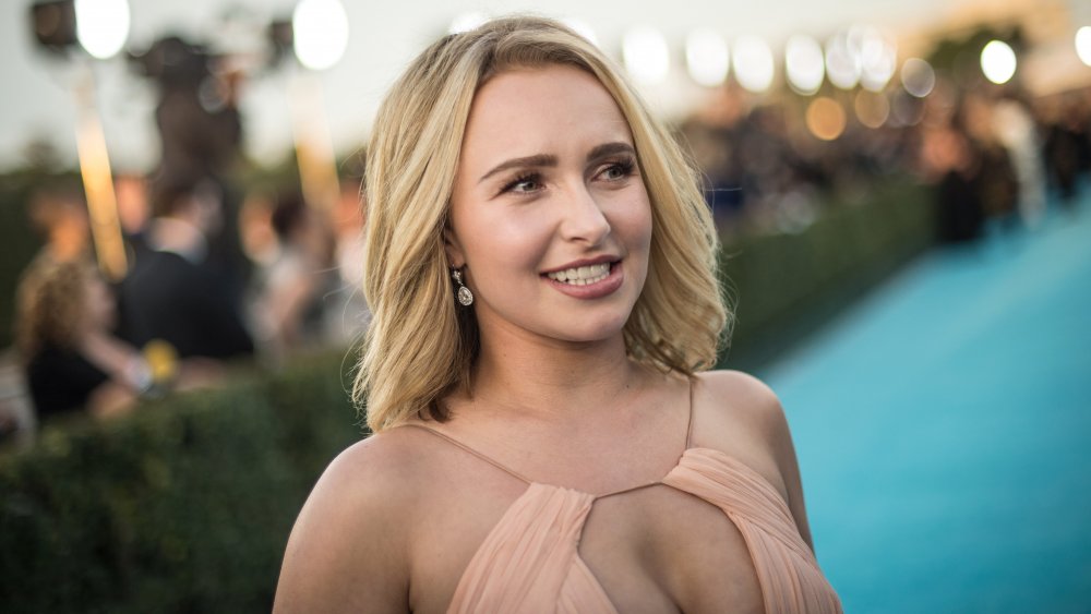 Hayden Panettiere smiling at a premiere