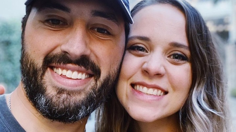 Jinger Duggar Vuolo and Jeremy Vuolo posing for a photo