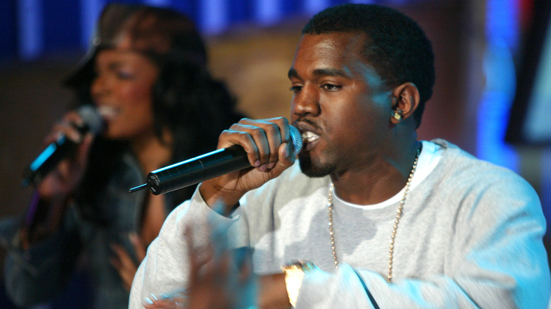 Kanye West performing in 2004