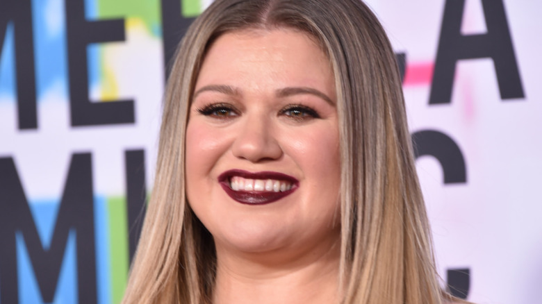 The Real Reason Kelly Clarkson Broke Down In Tears On The Voice 6145