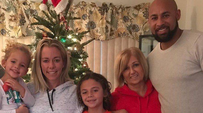 Hank Baskett with Kendra and Patti Wilkinson and kids