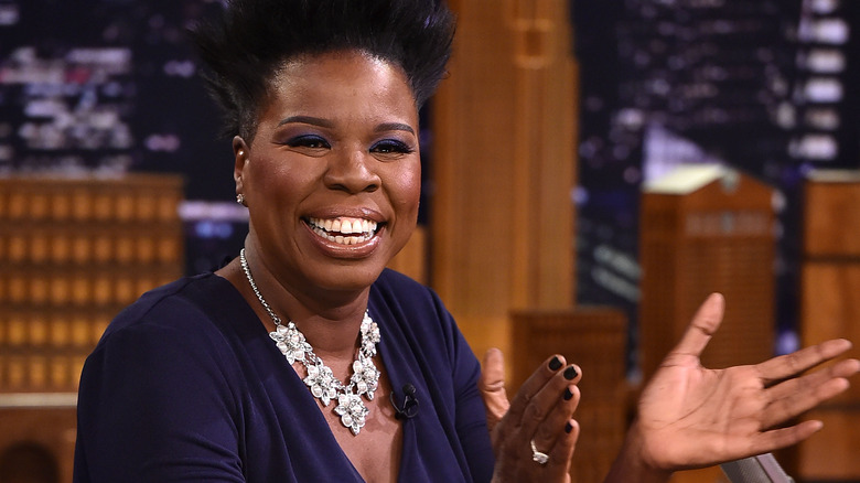 Leslie Jones hands clapping