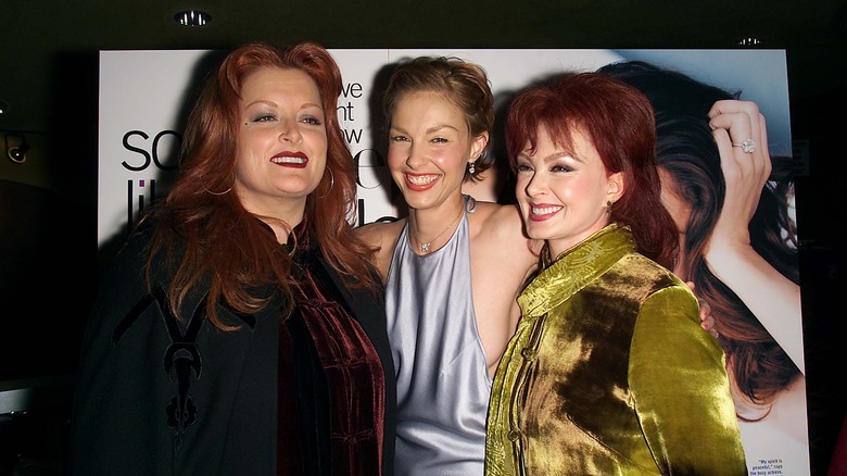 Wynonna Judd, Ashley Judd, Naomi Judd laughing