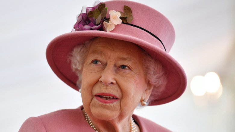 Queen Elizabeth pink hat