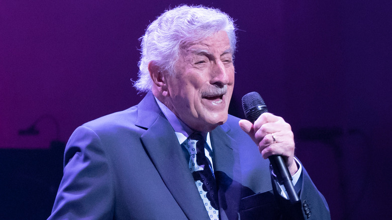 tony bennett singing on stage