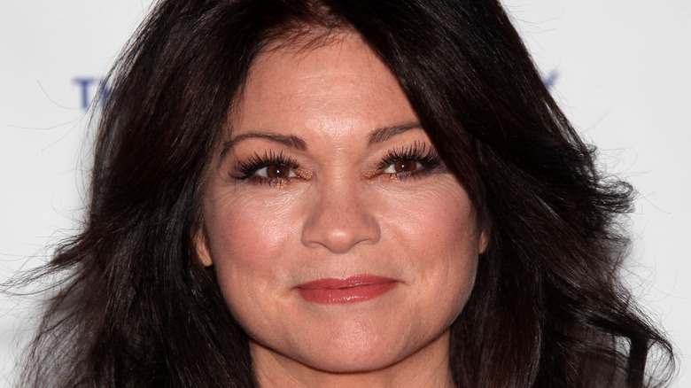 Valerie Bertinelli wears false eyelashes