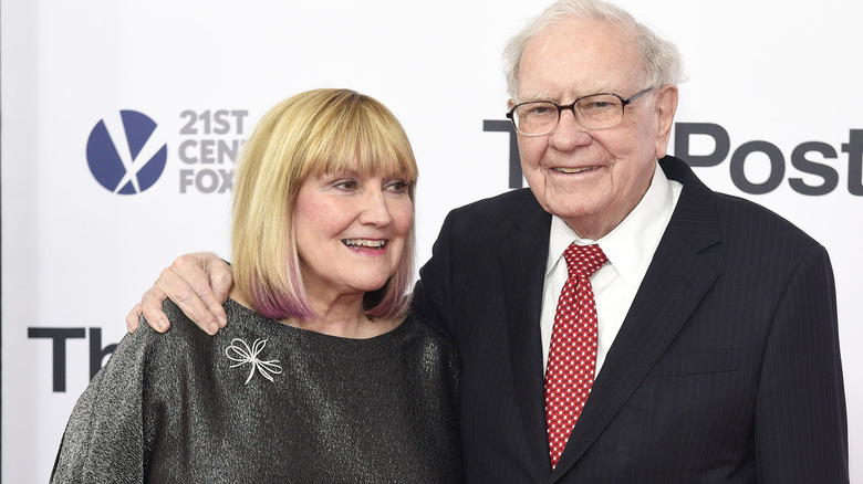 Warren Buffett and daughter Susie Buffett together in 2017