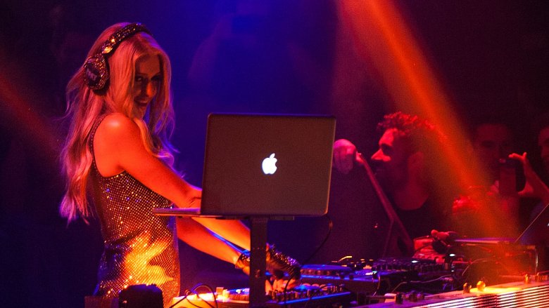 Paris Hilton DJing a set