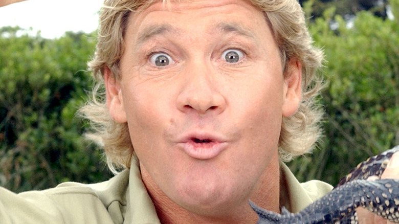 Steve Irwin makes silly face