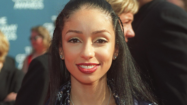 Mýa smiling