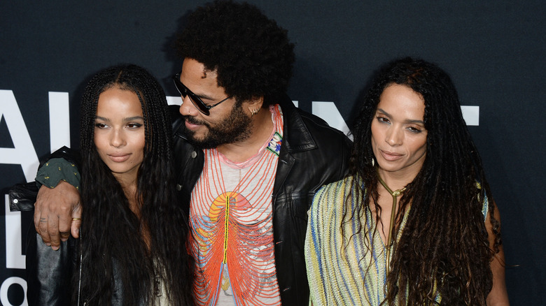 Zoë Kravitz, Lenny Kravitz, and Lisa Bonet posing