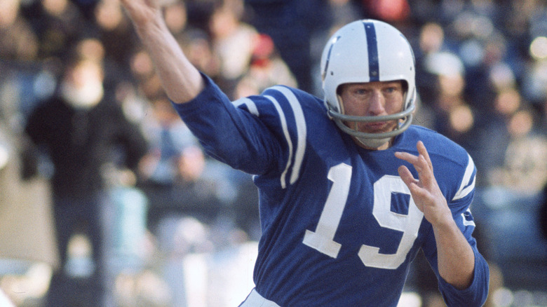 Johnny Unitas playing football