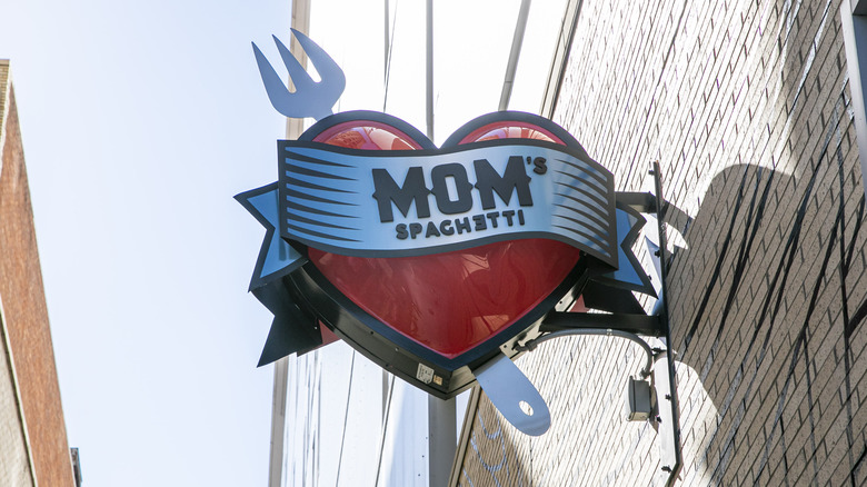 Mom's Spaghetti restaurant sign