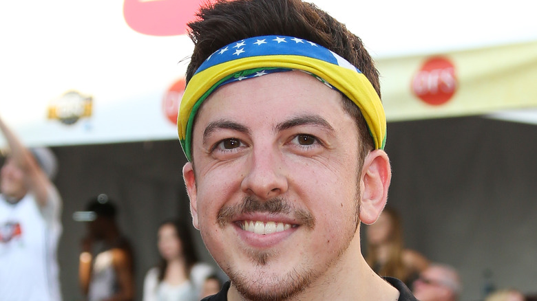 Christopher Mintz-Plasse posing for cameras