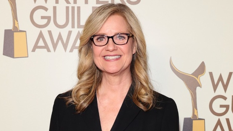 Bonnie Hunt smiling 