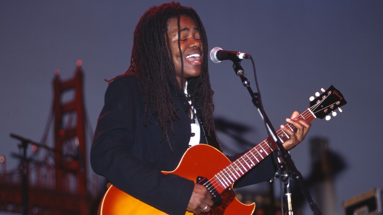 Tracy Chapman performing